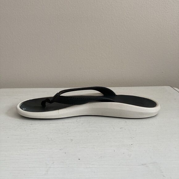 OluKai Sandals Womens Size 7 Pi'oe Casual Slip On Beach Flip Flops Black - Picture 3 of 10